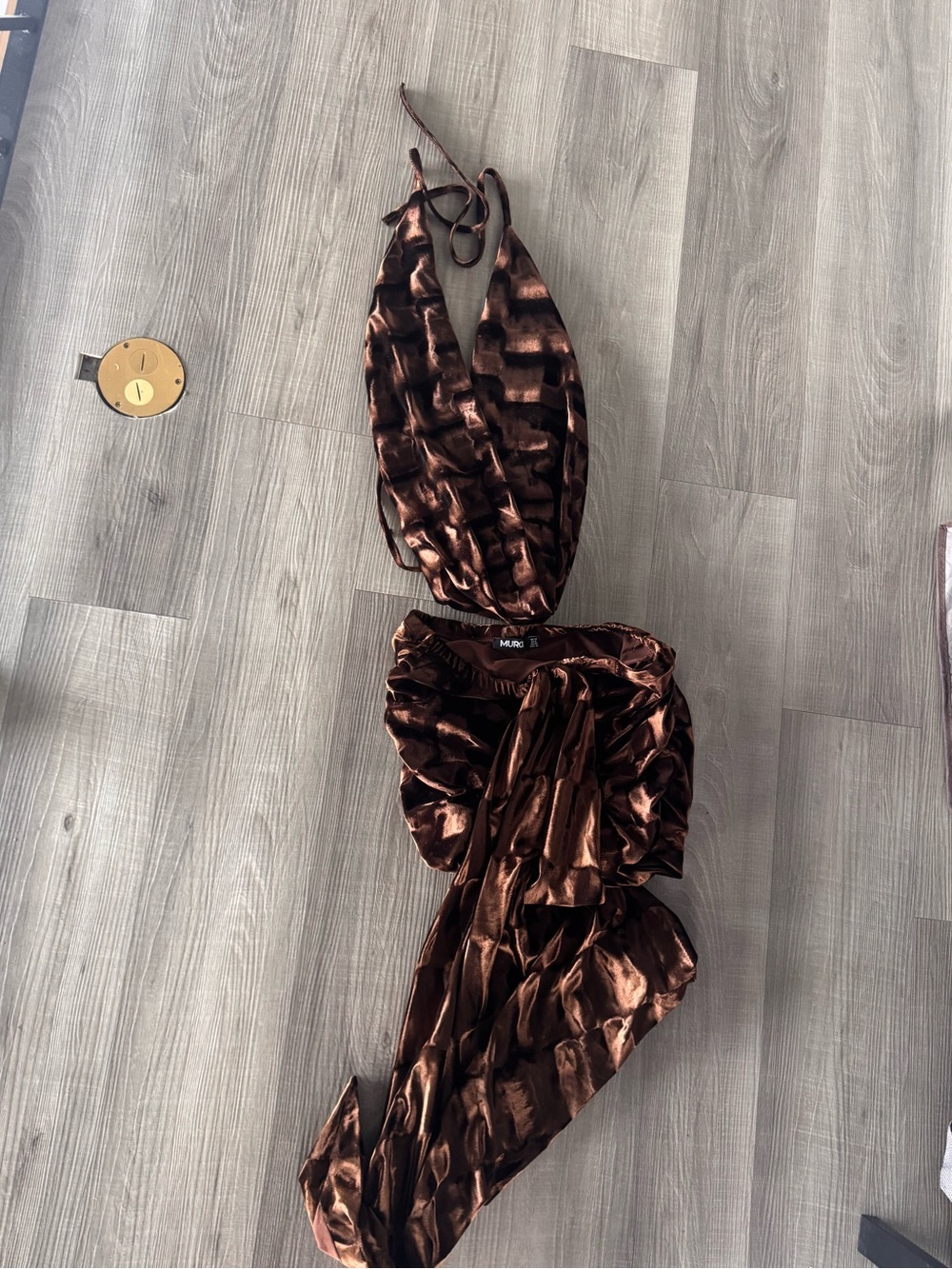 Murci Bronze Metallic Halter Set